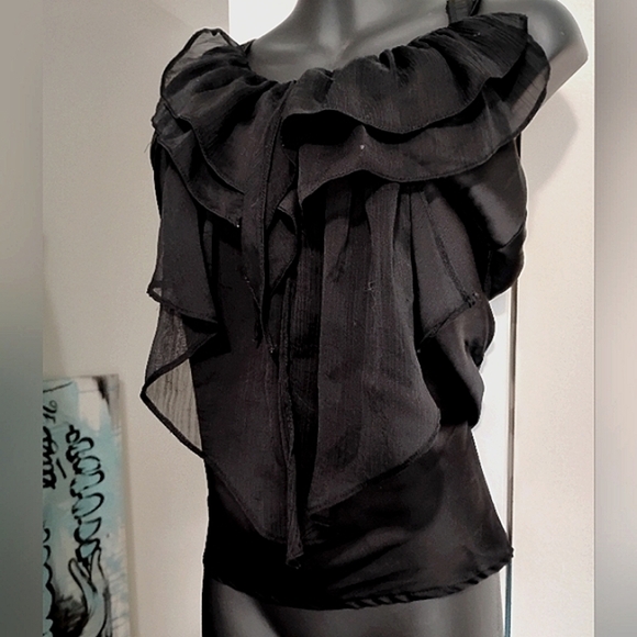 Elegant Black Women's Sleeveless Top - Picture 3 of 9